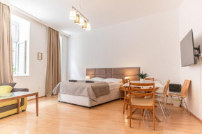 Cozy Budget 3BR Apt. with best Location